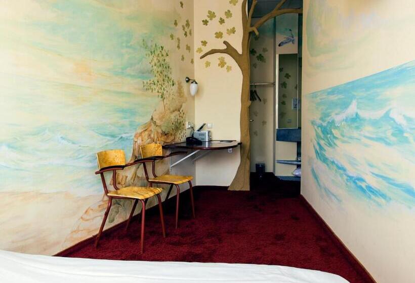 基本间, De Plataan Delft Centrum