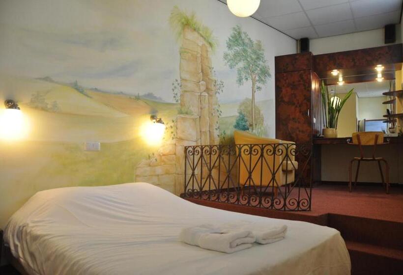 基本间, De Plataan Delft Centrum