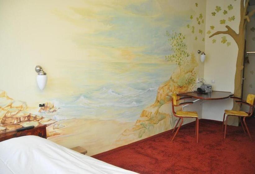 基本间, De Plataan Delft Centrum