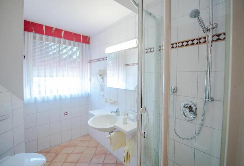 Четырехместный Номер Стандарт, Gasthof Zum Rossle