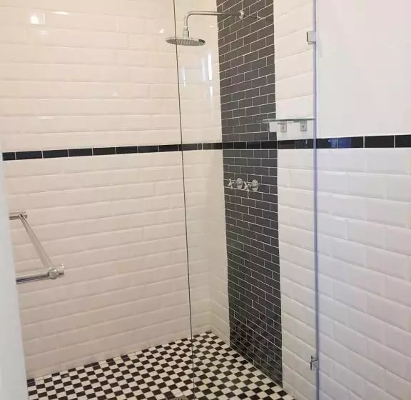 اتاق لوکس یک تخته, Hathaway Guest House