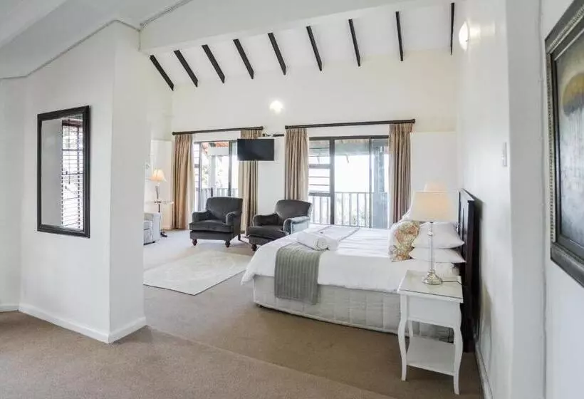 سوییت لوکس, Hathaway Guest House