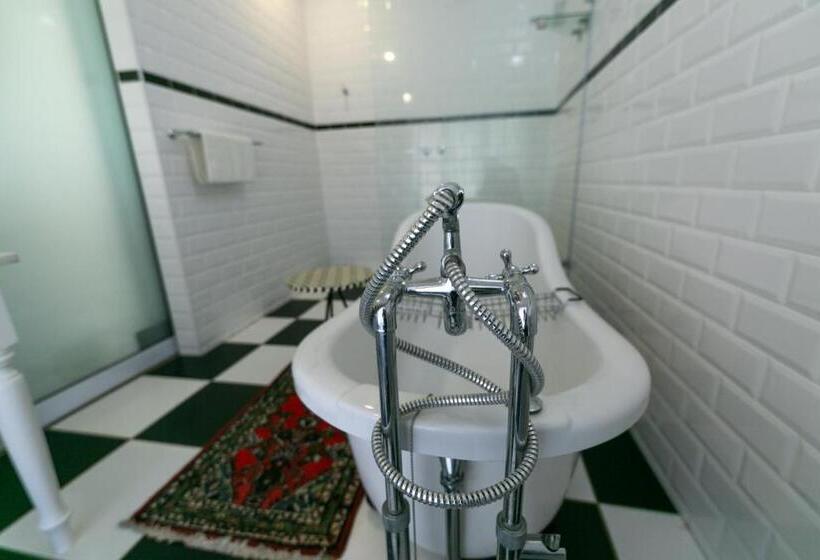 Люкс Повышенной Комфортности, Hathaway Guest House