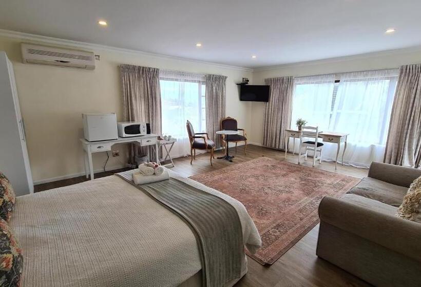 Люкс Повышенной Комфортности, Hathaway Guest House