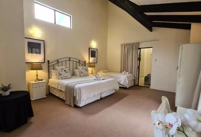 اتاق ساده سه‌ نفره, Hathaway Guest House