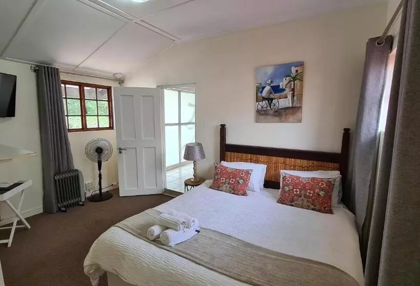 اتاق خانوادگی, Hathaway Guest House