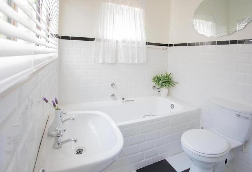 Люкс Повышенной Комфортности, Hathaway Guest House