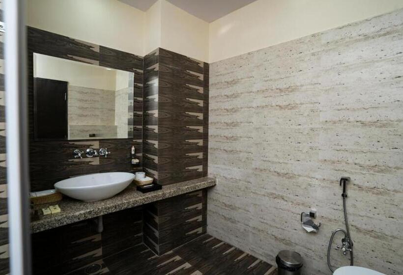 חדר סופריור נוף לבריכה, Spree Jungle Vilas Resort Ranthambore