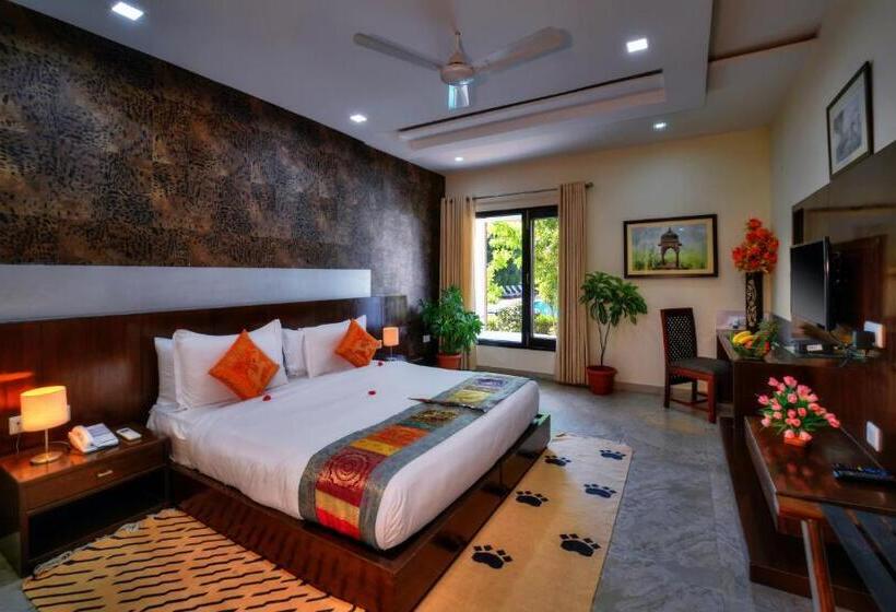 수피리어 룸 풀장 전망, Spree Jungle Vilas Resort Ranthambore