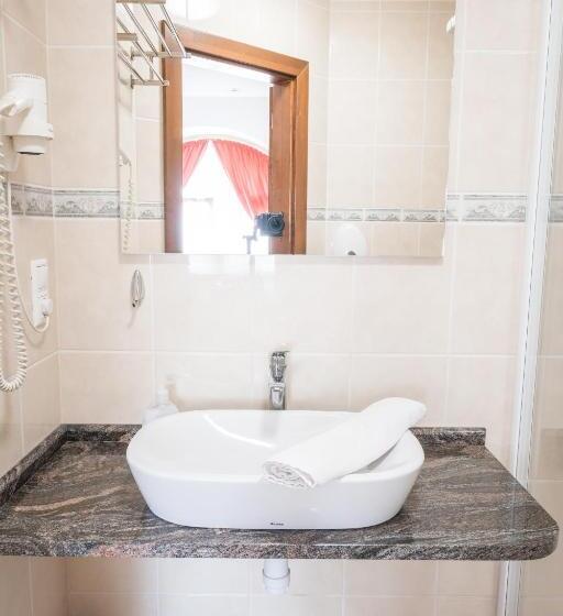 标准间, Kaiser Panzió