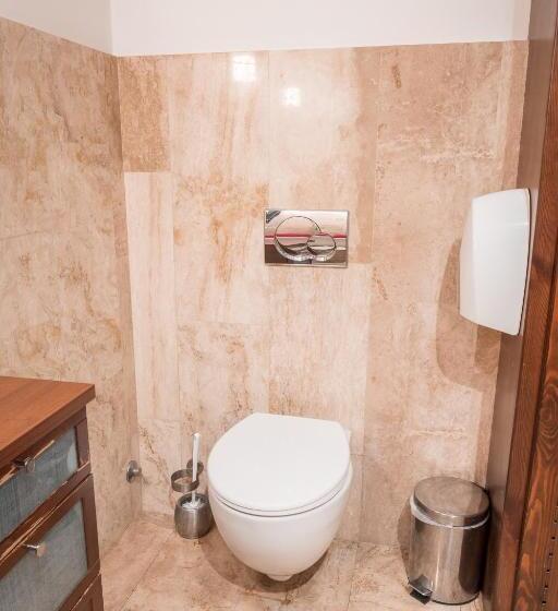 套房, Kaiser Panzió