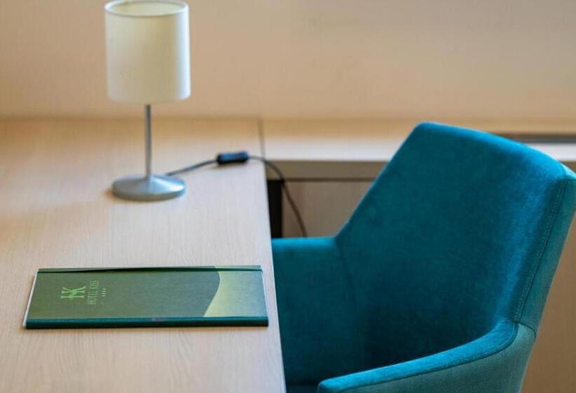 غرفة سوبيريور فردية, Kiss