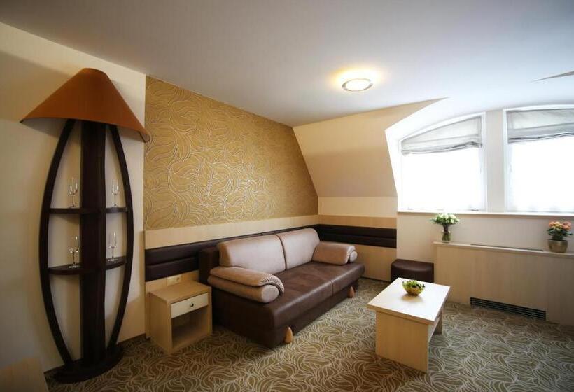 غرفة سوبيريور, Kiss