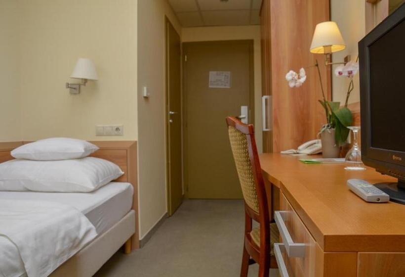 غرفة قياسية فردية, Kiss