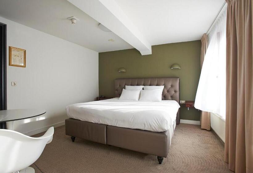 سوییت, Les Charmes