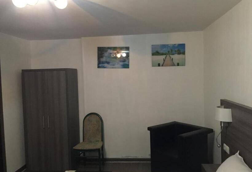 标准单人间, Luxor Bastille