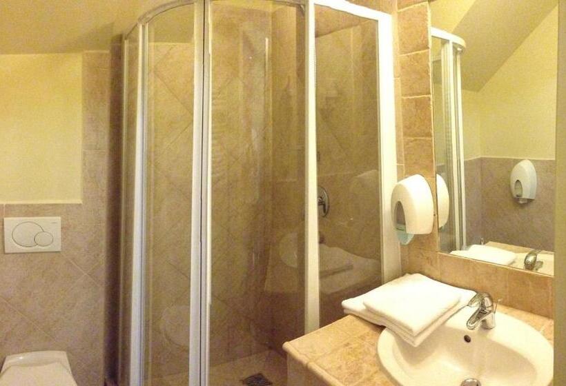 标准间, Semiramis Business