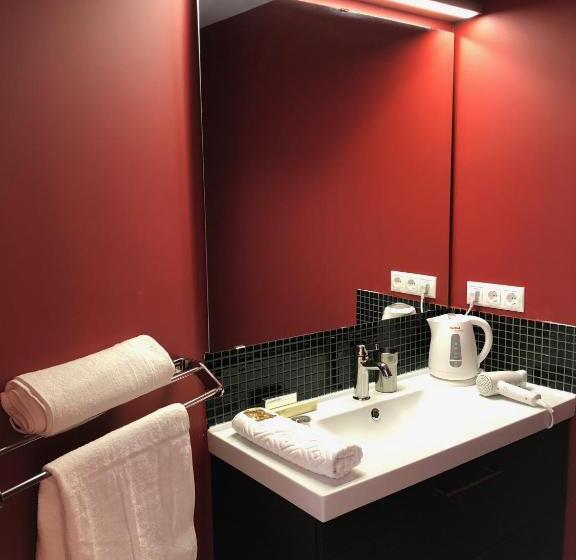 带大床的标准间, Semiramis Business