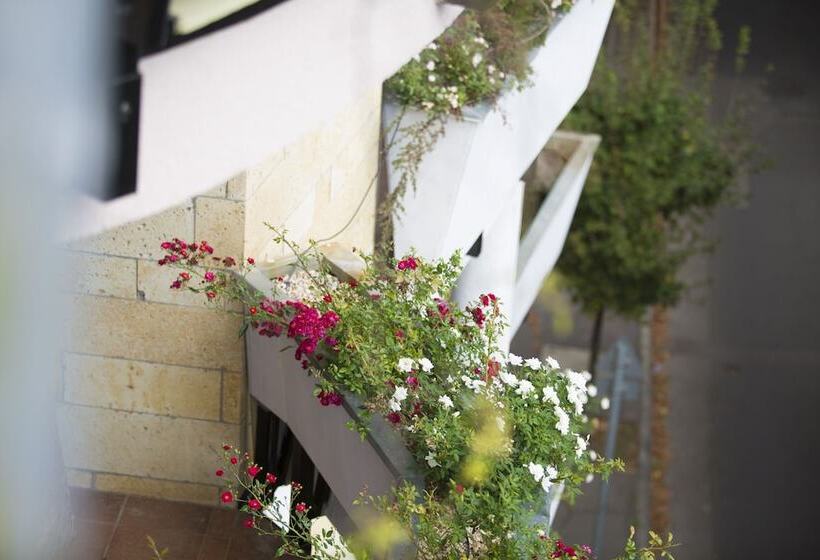 标准间, Semiramis Business