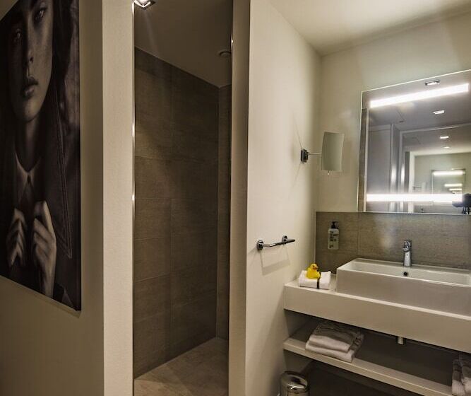 家庭间, Wellings Park