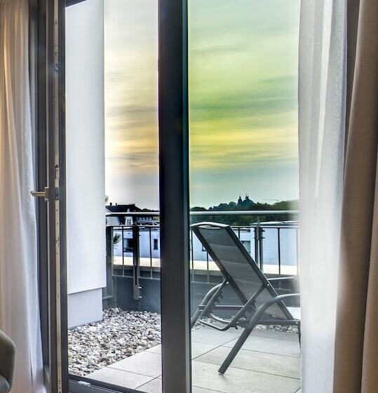 带阳台套房, Wellings Park