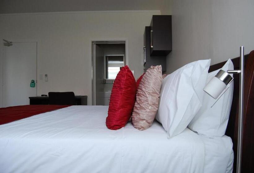Студио Executive, At Eden Park Motel