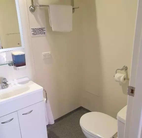 Executive-studio, At Eden Park Motel