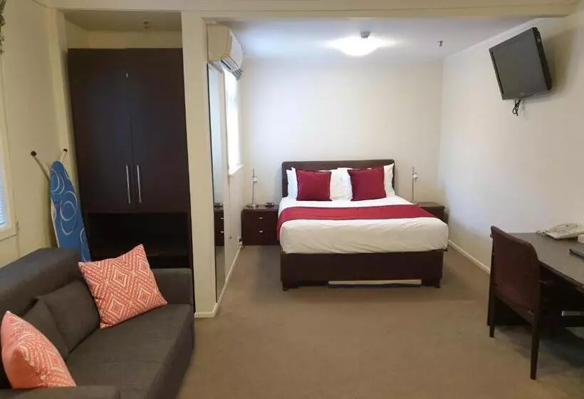 Executive-huone, At Eden Park Motel