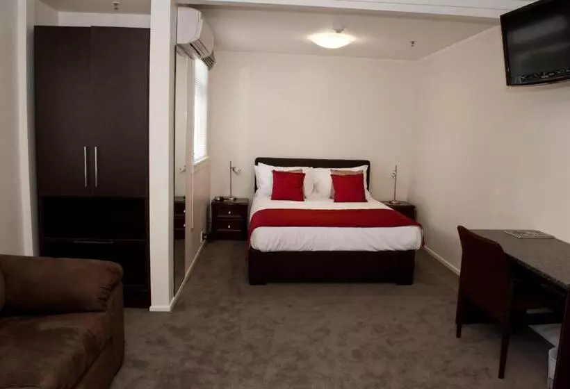 Executive-huone, At Eden Park Motel