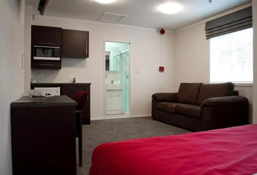 Executive-huone, At Eden Park Motel