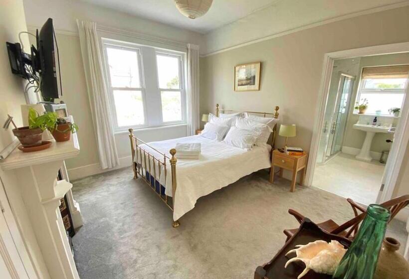 اتاق استاندارد, Hedgebank