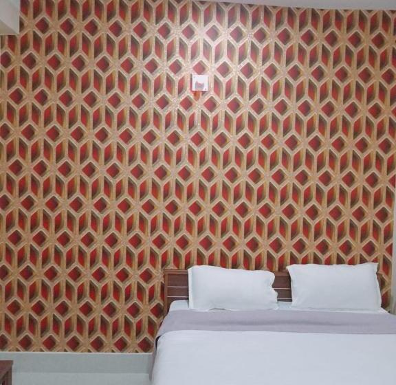 Chambre Deluxe, Abinash