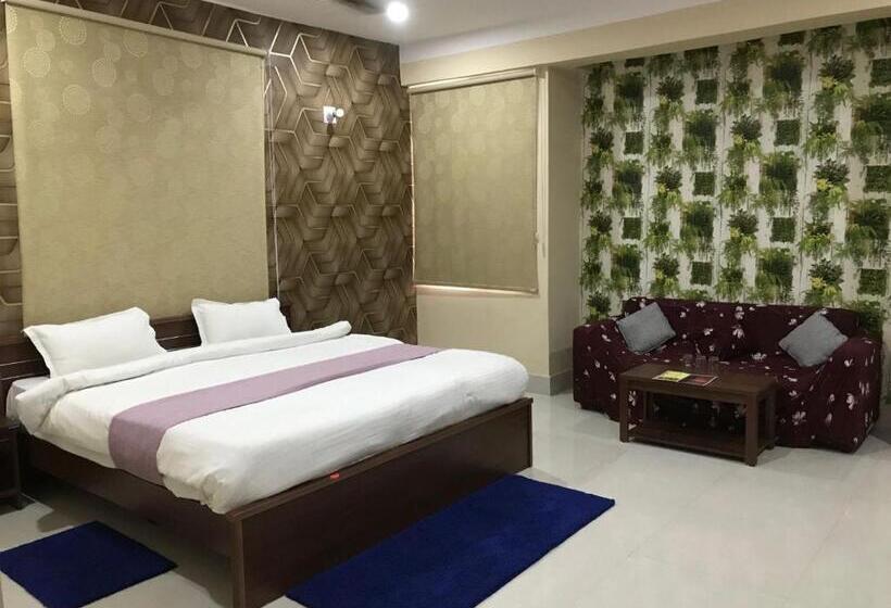 Suite Executive, Abinash