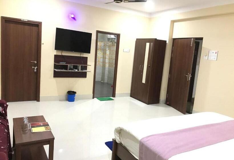 Suite Executive, Abinash