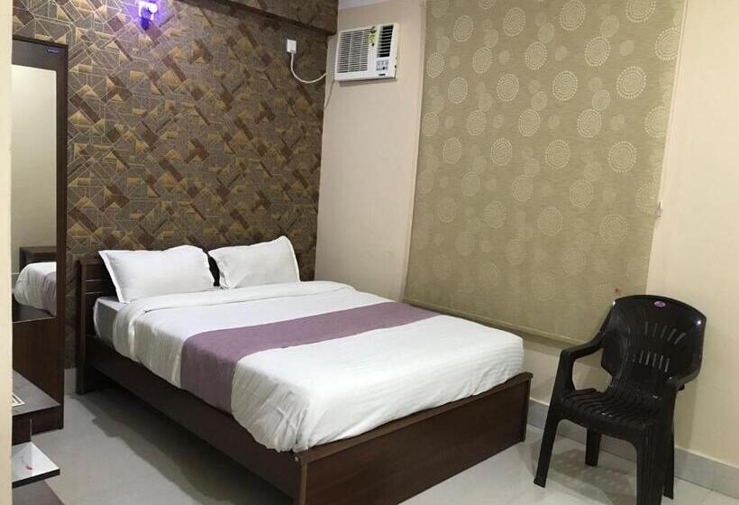 Chambre Deluxe, Abinash