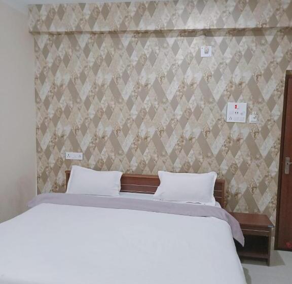 Chambre Deluxe, Abinash