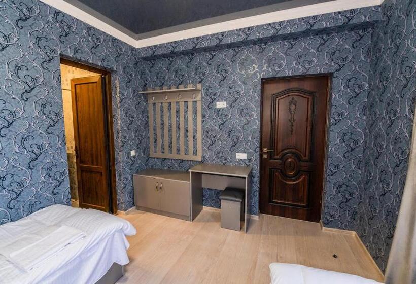 标准间带阳台, Rafting House