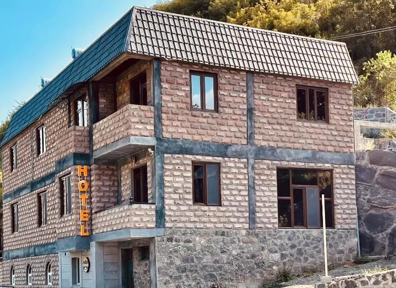 スタンダード4人部屋, Rafting House