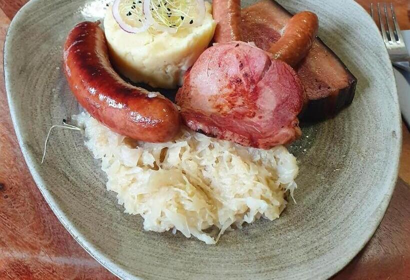 דירת שלושה חדרים, Le Clos Fleuri