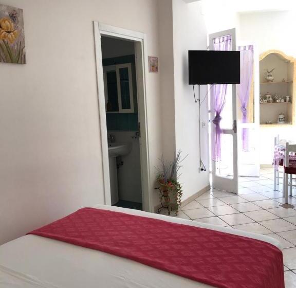 شقة غرفتين, Castellabatecoast