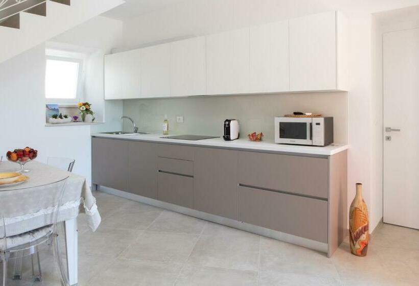 اتاق استاندارد اینتریور, Fonte D Olio Conero Relais