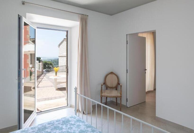 اتاق استاندارد اینتریور, Fonte D Olio Conero Relais