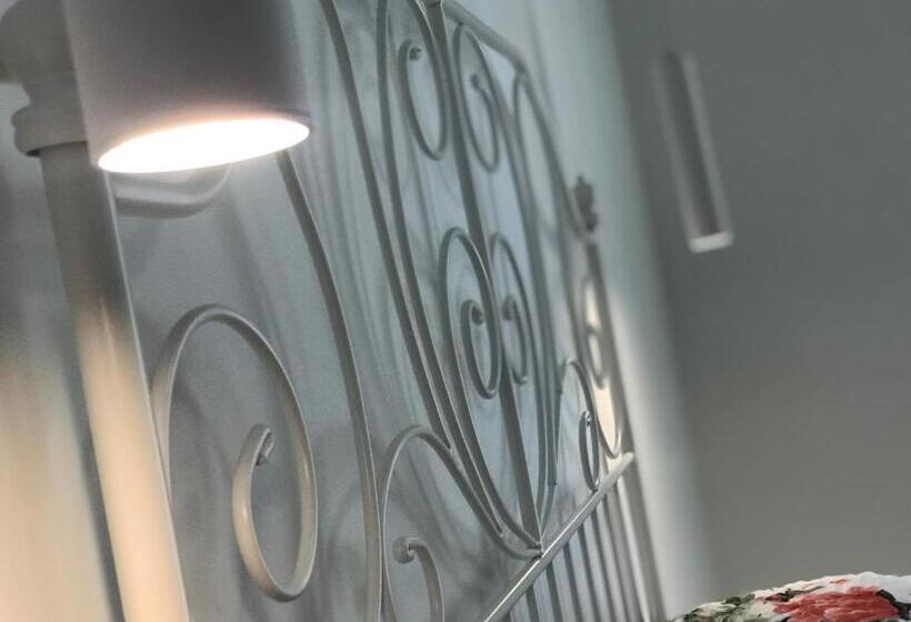 اتاق استاندارد اینتریور, Fonte D Olio Conero Relais