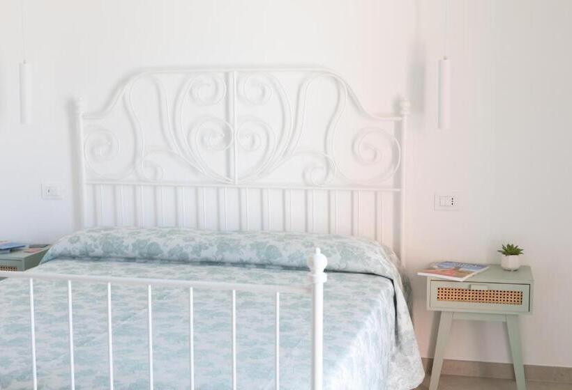 اتاق استاندارد اینتریور, Fonte D Olio Conero Relais