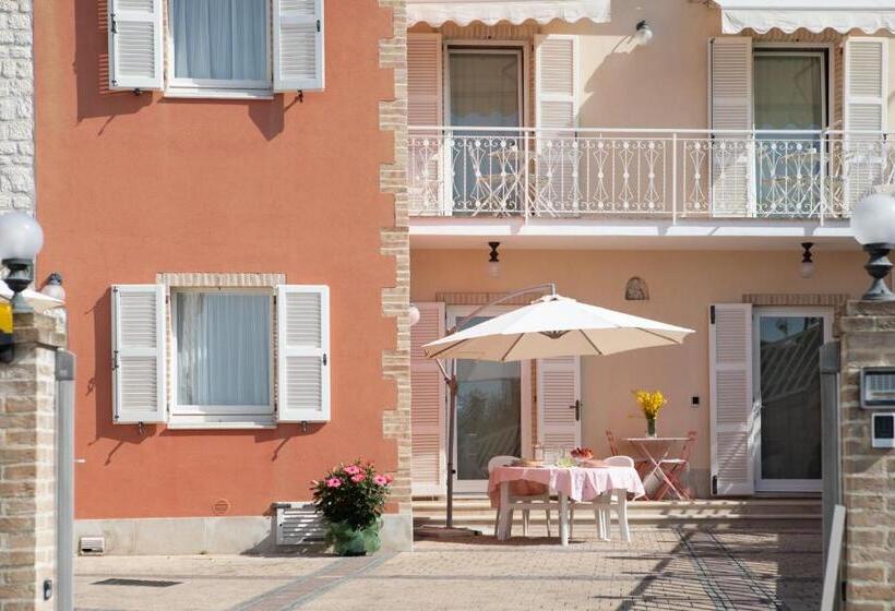 اتاق لوکس با بالکن, Fonte D Olio Conero Relais