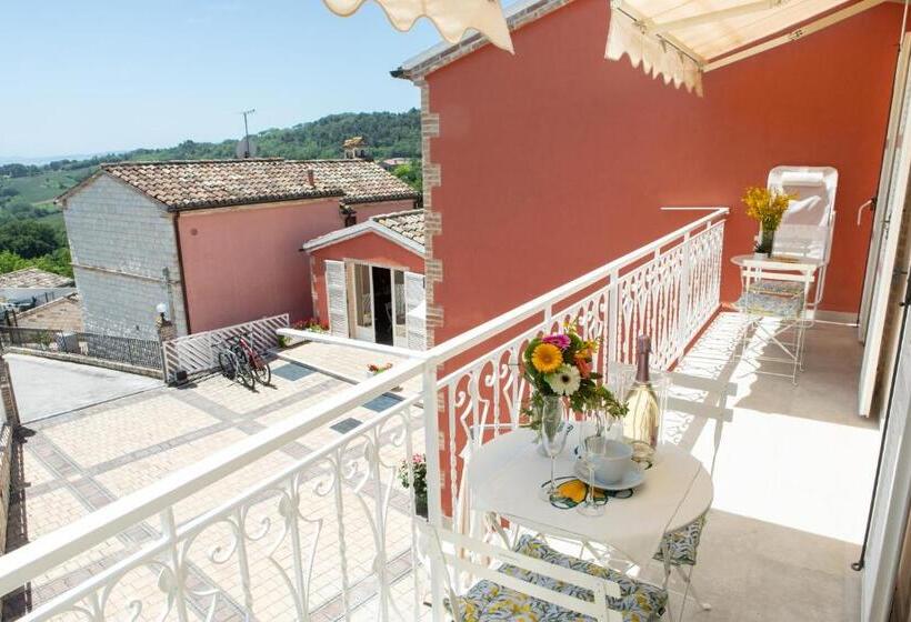 سوییت خانوادگی, Fonte D Olio Conero Relais