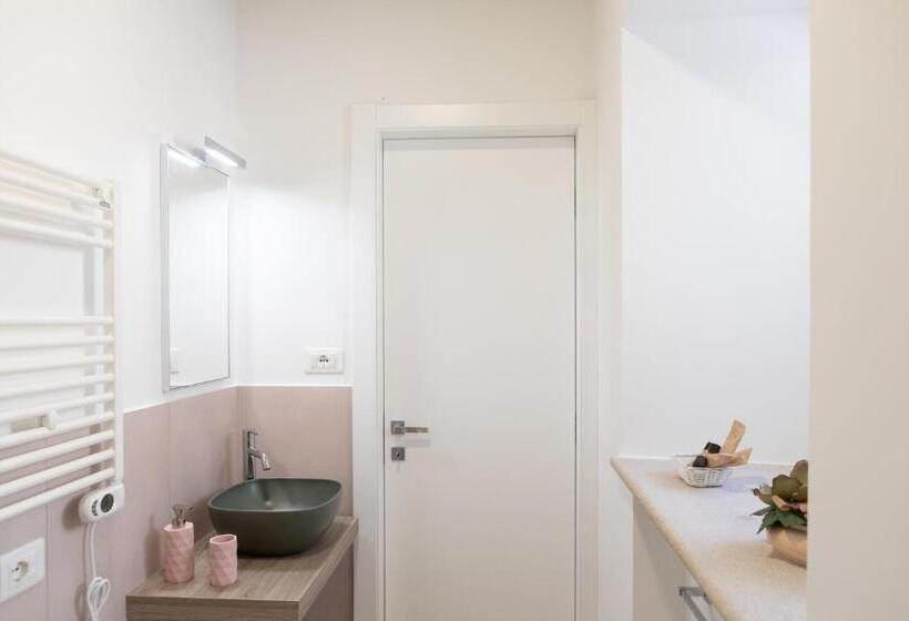 اتاق استاندارد اینتریور, Fonte D Olio Conero Relais