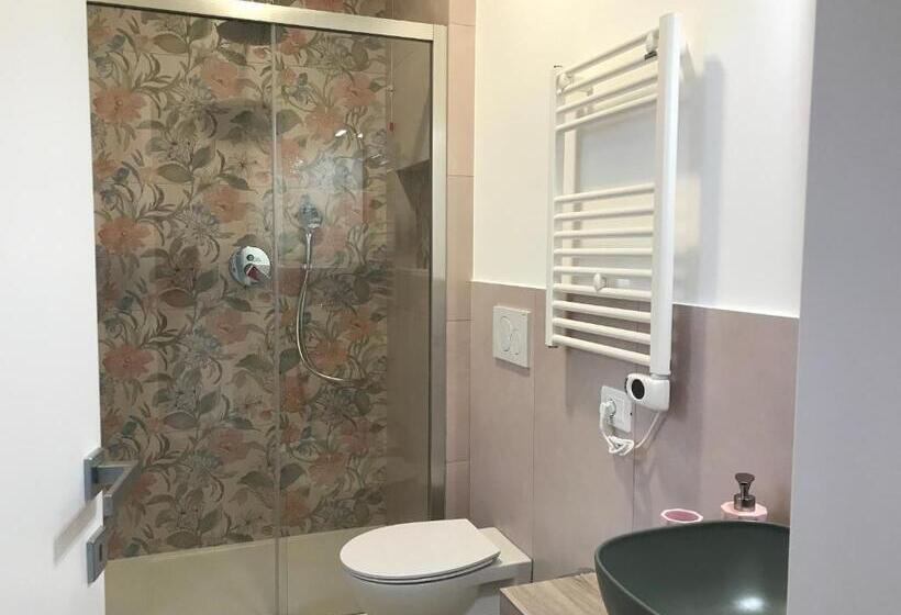 اتاق استاندارد اینتریور, Fonte D Olio Conero Relais