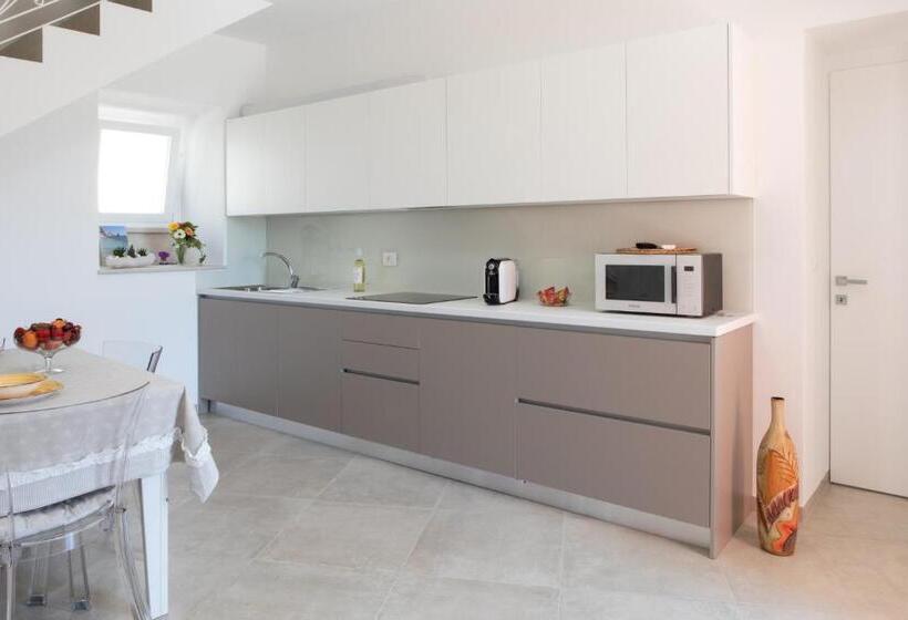 اتاق لوکس با بالکن, Fonte D Olio Conero Relais