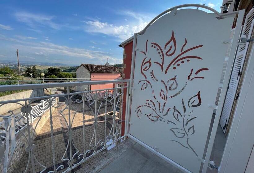 اتاق لوکس با بالکن, Fonte D Olio Conero Relais
